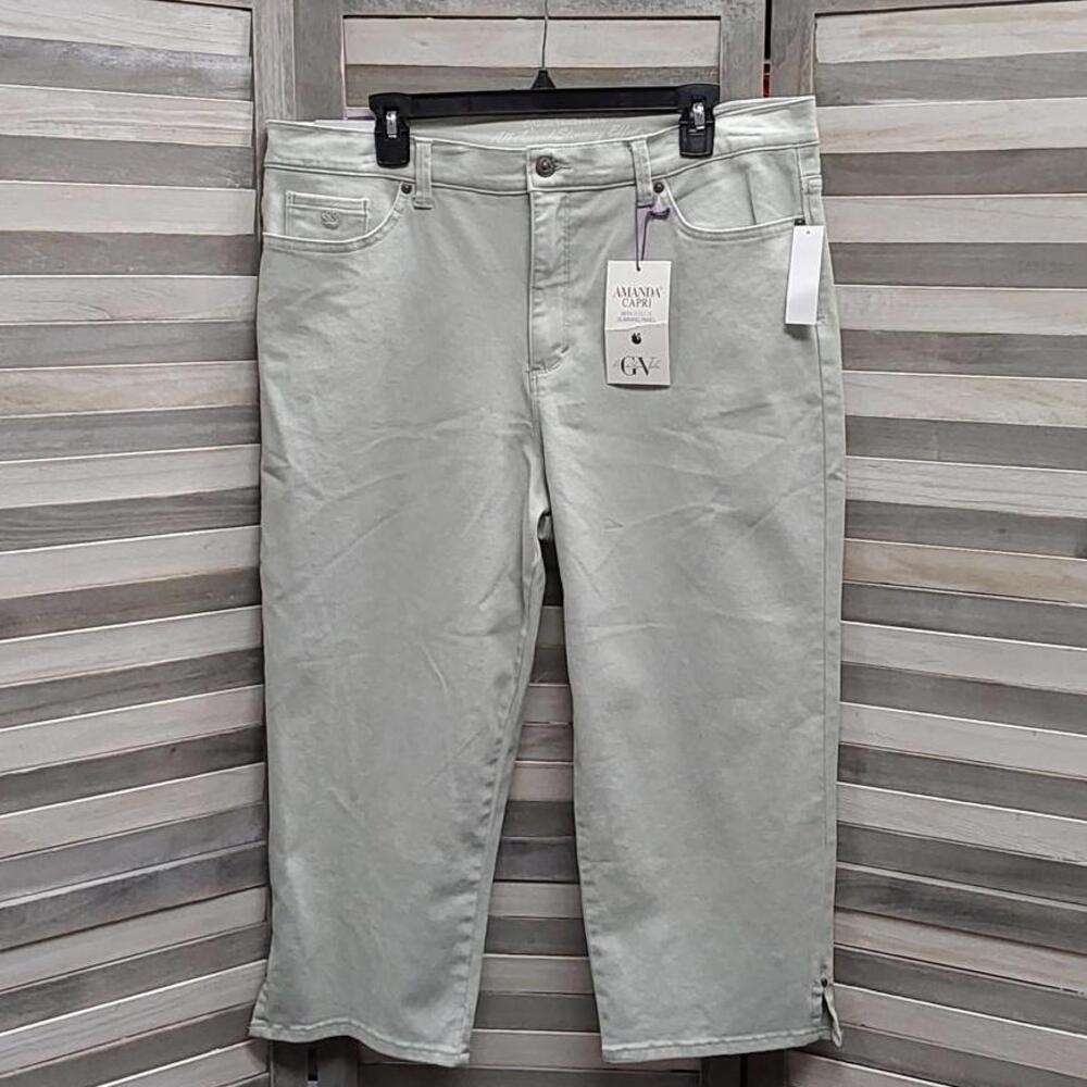 Gloria Vanderbilt Light Gray Cropped Capris